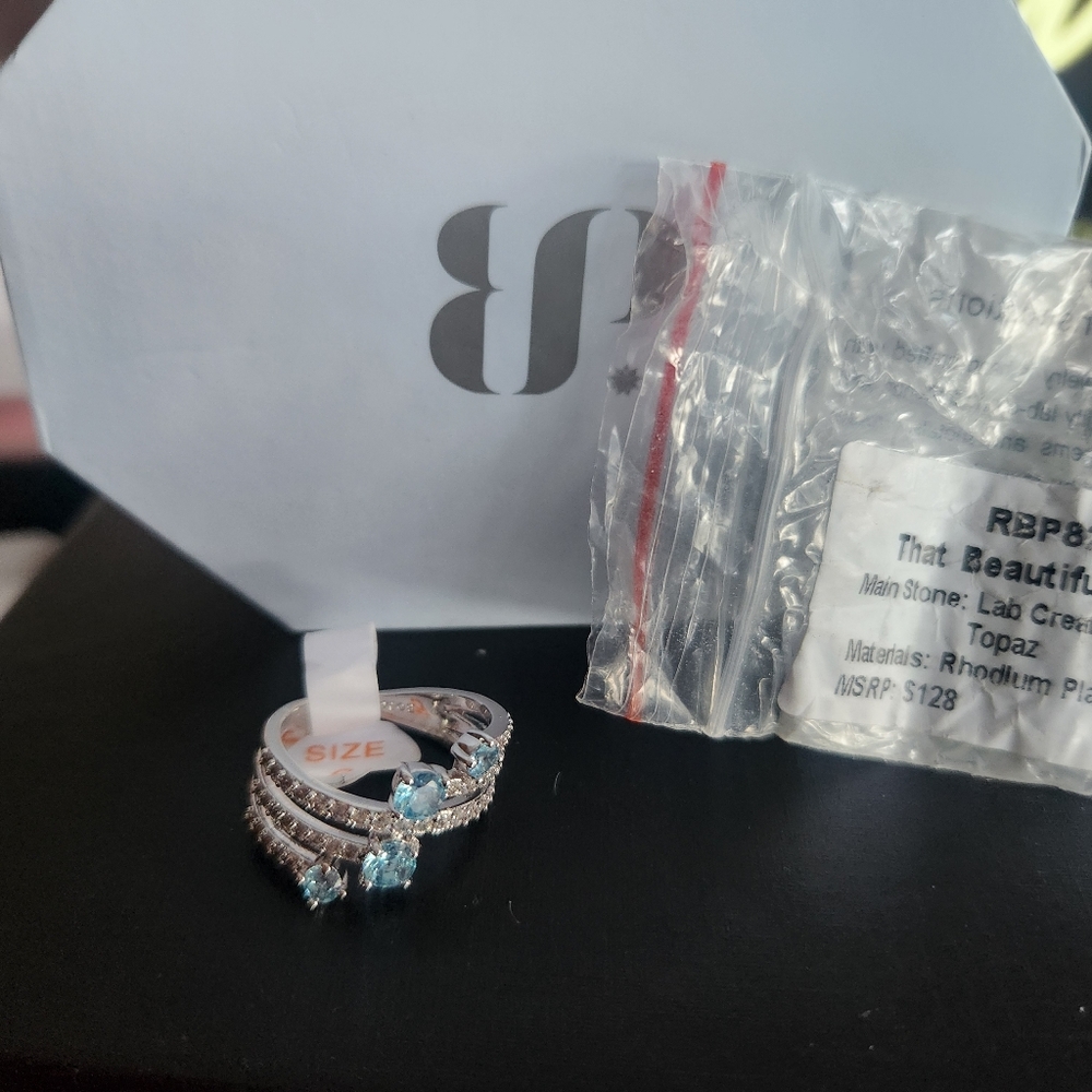 Ring - Picture 3 of 4